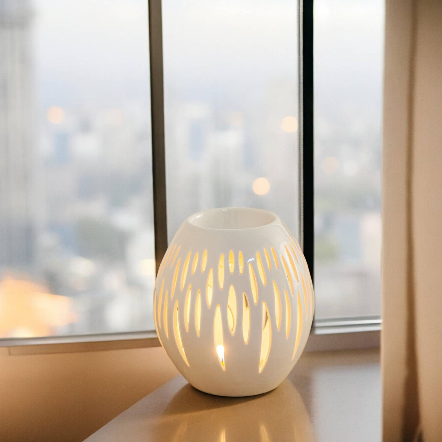 Ovali White Ceramic Oil & Wax Burner