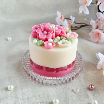 Handgemachte Blumenkerze im Pastell Cake Design als Geschenk für sie