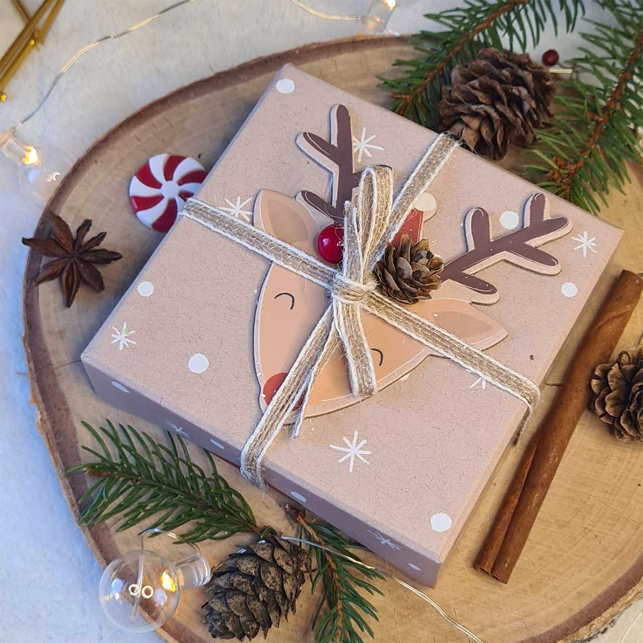 Weihnachtliche Dekoration mit Cozy Christmas Forest Wax Melts