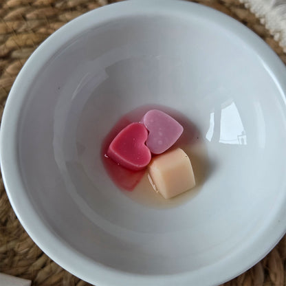 Duftlampe im Cozy Set mit Damson Plum und Rose Wax Melts