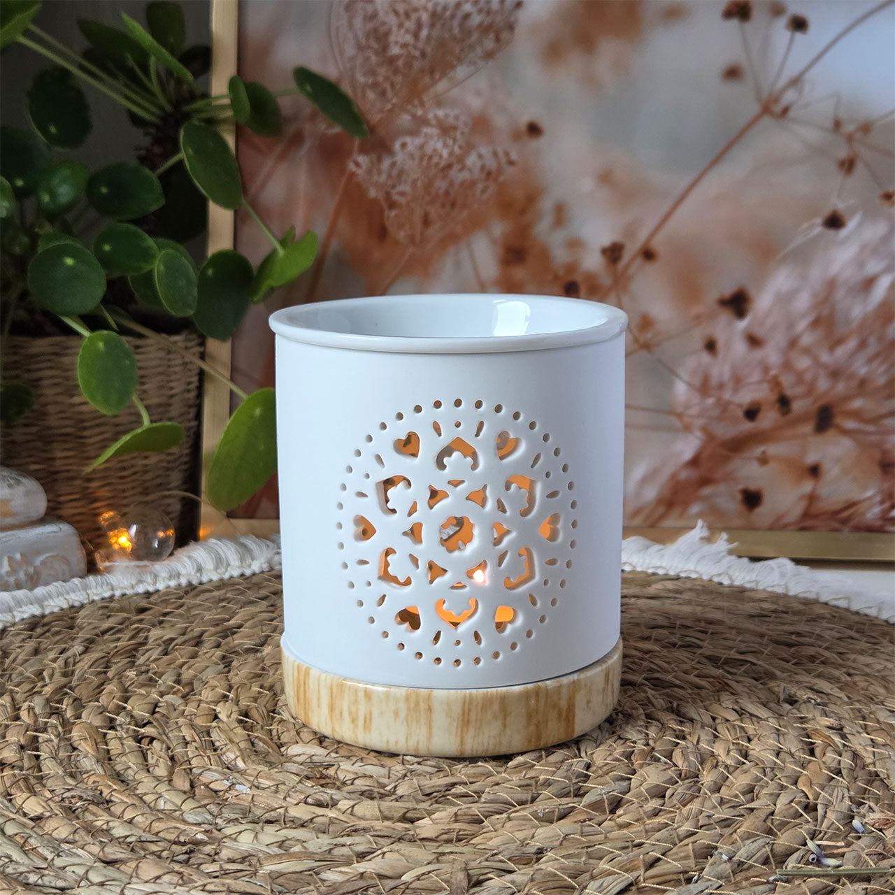 Detail des Mandala-Ausschnitts der Keramik Duftlampe