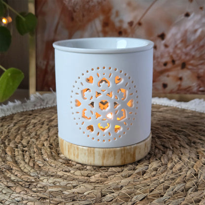 Weiße Duftlampe aus Keramik in Seitenansicht