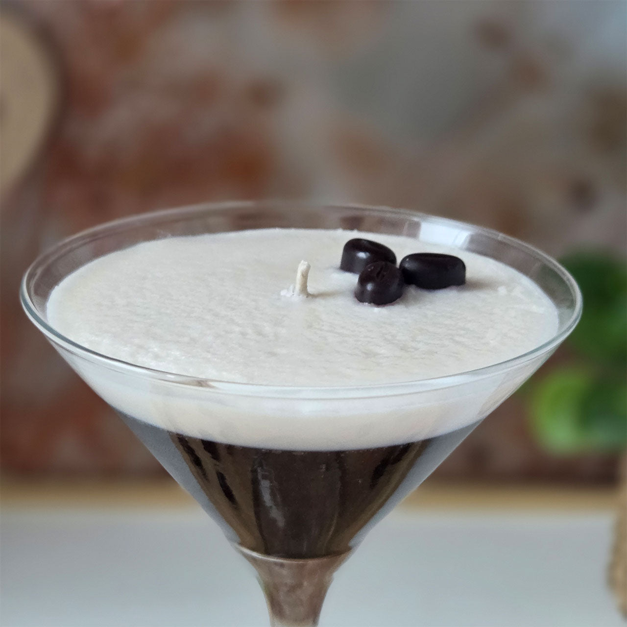 Luxus Duftkerze im Espresso-Martini-Design mit Kaffee- und Vanilleschichten
