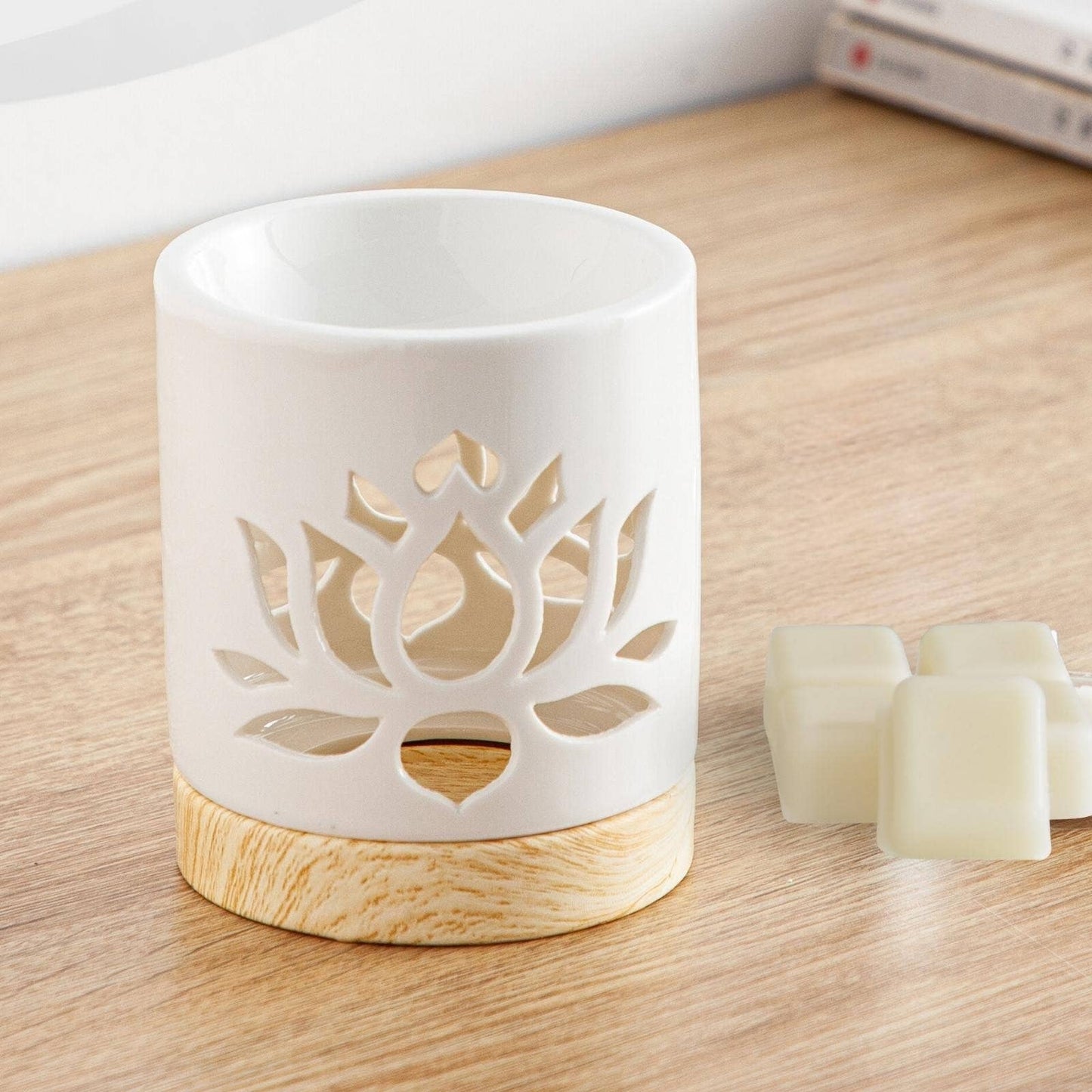 Ceramic Oil Burner & Wax Melt Warmer with Water Lily Scent by Zen'Arome