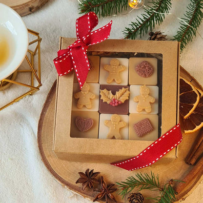 Duftwachse Gingerbread Magic auf Holzuntergrund arrangiert