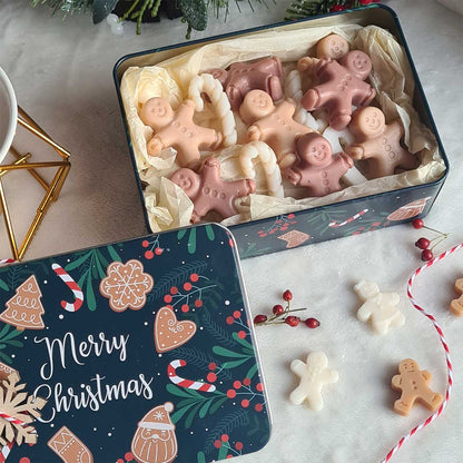 Handgemachter Duftwachs in Form eines Lebkuchenmanns aus veganem Sojawachs.