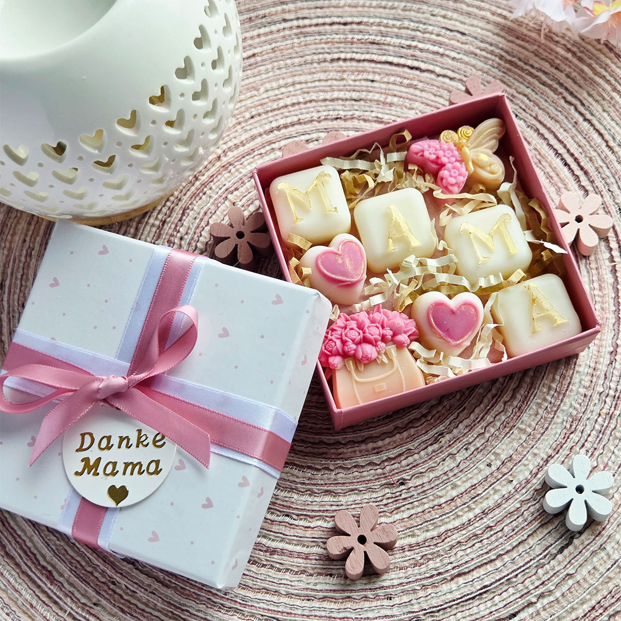 Handgemachte Duftwachs Geschenkbox für Mama mit dekorativen Elementen
