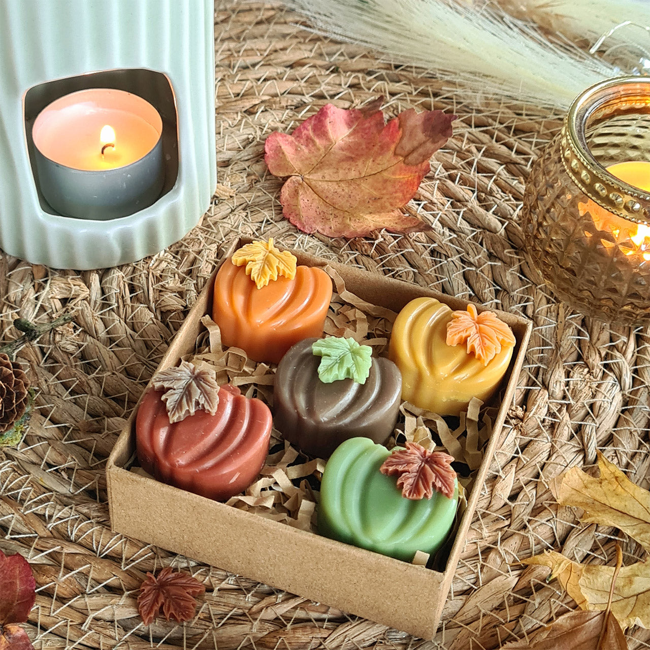 Herbstliche Stimmung mit der handgemachten Duftkerze Kürbiszauber