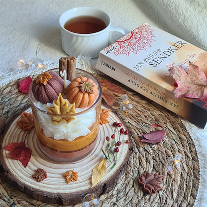 Set aus mehreren handgemachten Kürbis Dessertkerzen, herbstliche Dekoration