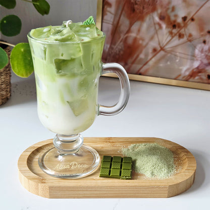 Draufsicht der Matcha Latte Kerze mit cremiger Oberfläche