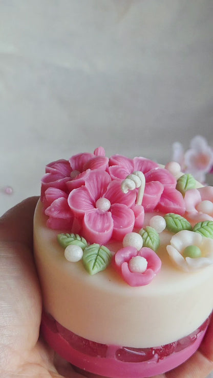 Blumen Kerze Geschenk – Pastell Cake Kerze im Coquette Stil – Geschenk für Sie – Handgemachte Duftkerze