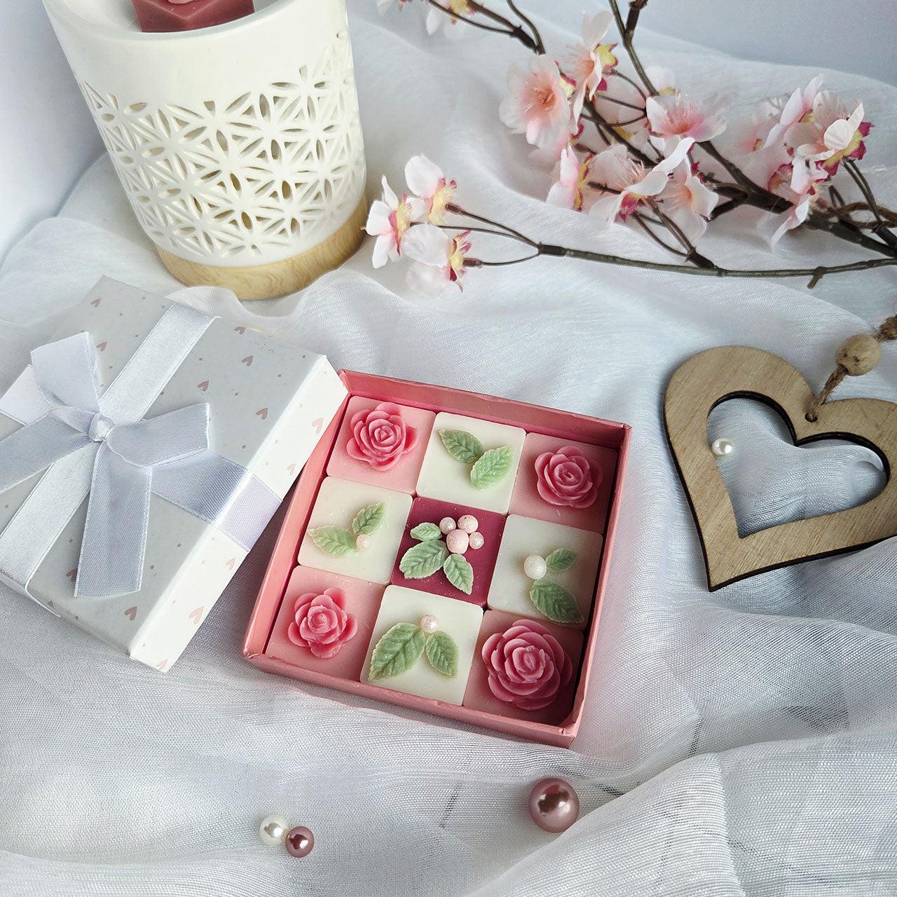 Personalized Rose Wax Melts Gift Set – romantic scented melts made from soy wax