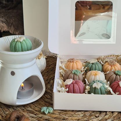 Kleine dekorative Kürbisse aus Duftwachs, handgemacht