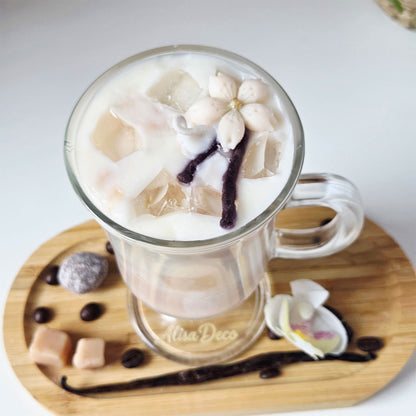 Wachseis und dekorative Wachselemente in der Vanilla Latte Kerze