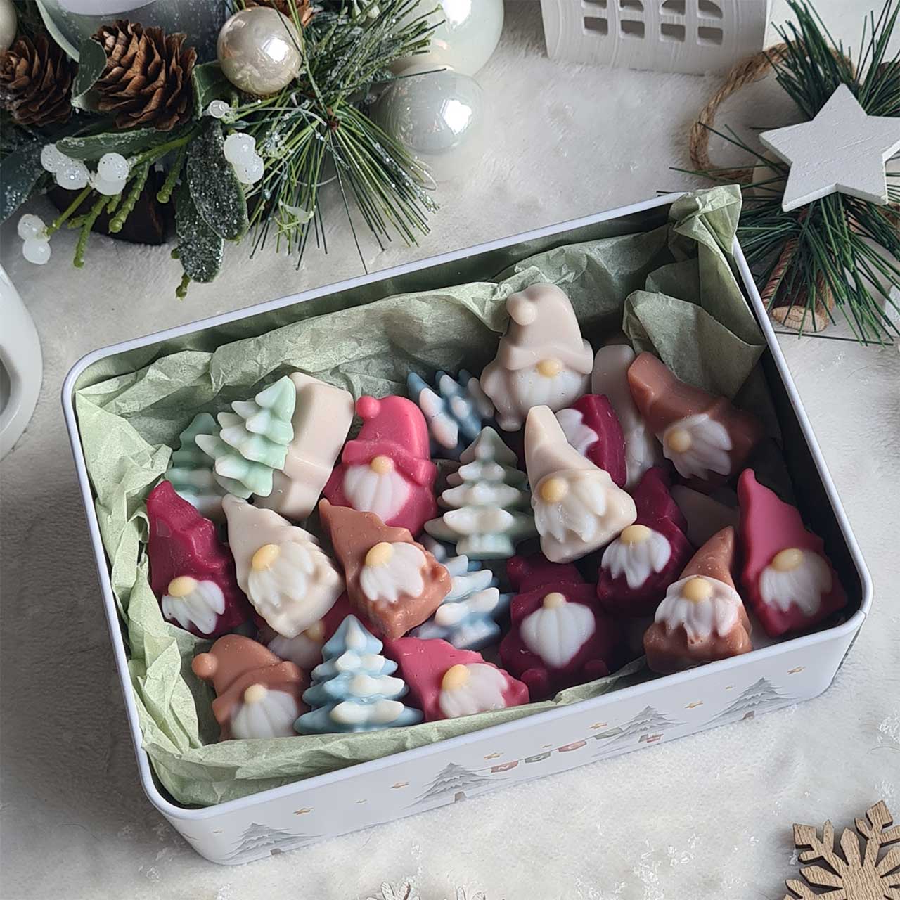 Detailaufnahme handgegossener Tannenbaum-Wachsmelts