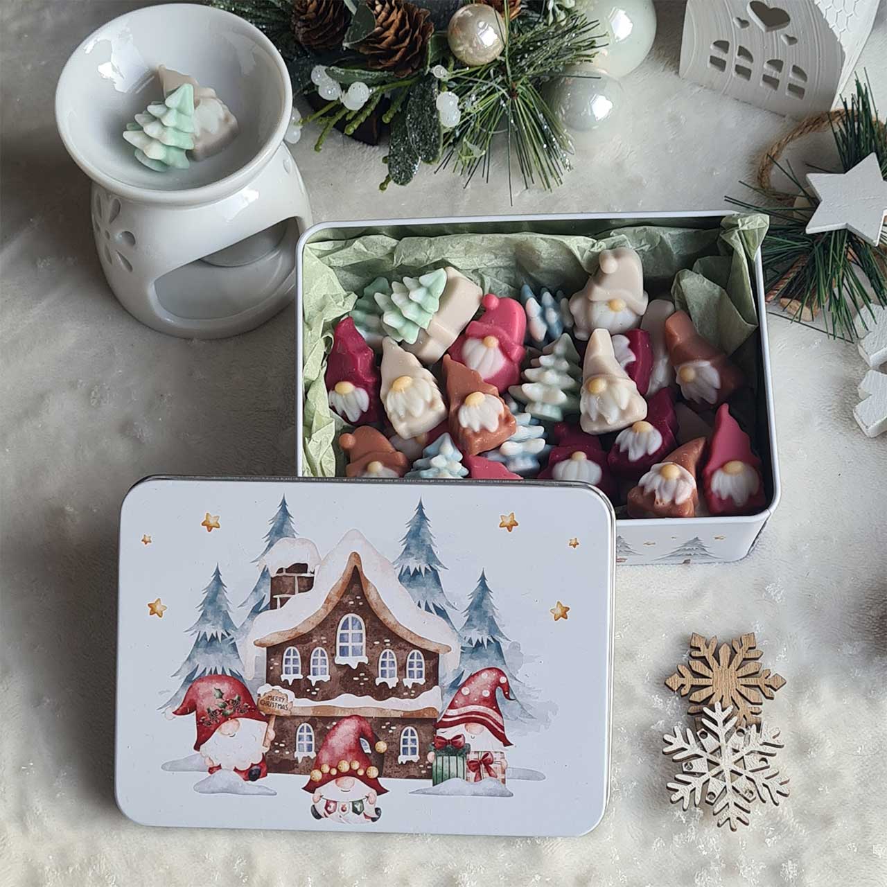 Handgemachte Wichtel- und Tannenbaum-Wachsmelts in Weihnachtsdose